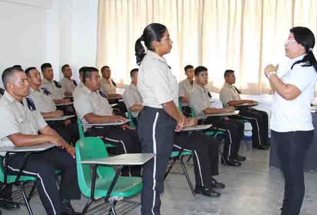 Instructores del Instituto de Formación Policial de la SSyPC son capacitados en Juicios Orales por la PGR