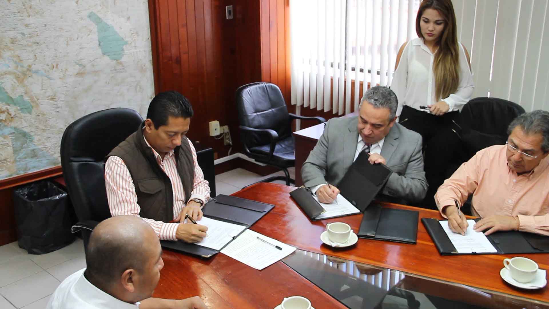 Secretario de Seguridad, Llaven Abarca signa convenio con Organización Renace, para beneficiar a internos y ex internos de penales
